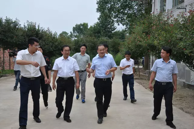 宁乡县委书记周辉来老粮仓调研啦! _鸿蒙_worldhm.com