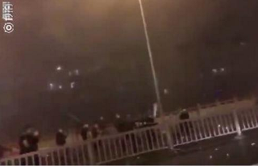 虎丘虎丘财经城持械婚纱完整版苏州打架打群视频在线直播视频第一图片