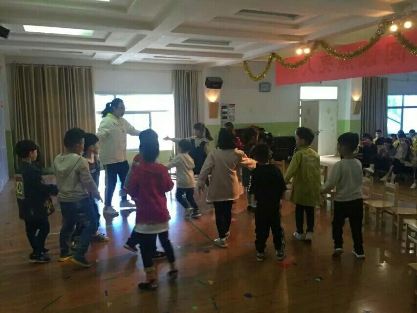 你真的以为幼儿园老师就会唱唱歌跳跳舞吗?那你真的错了!