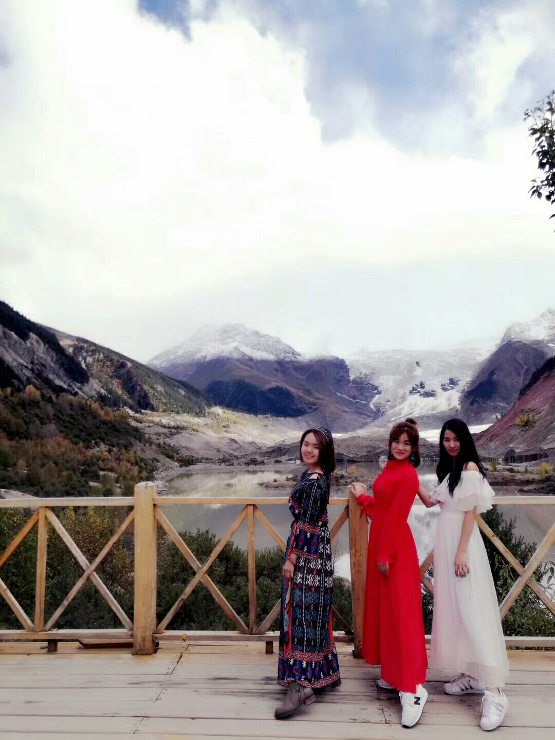 策马扬鞭来到【米堆冰山】 美景一览无余收入