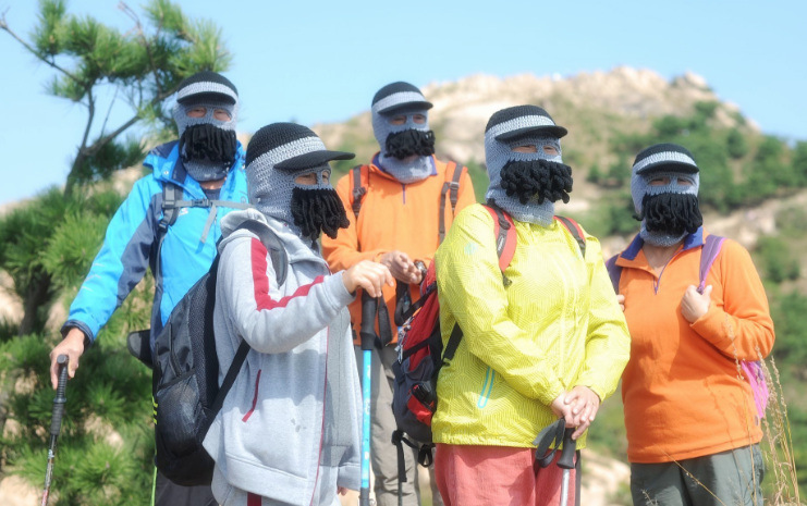 脸基尼出毛线版 网友:天冷记得穿秋裤戴脸基尼