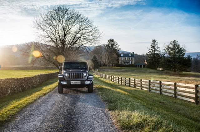新一代Jeep牧马人官图发布 搭载2.0T发动机