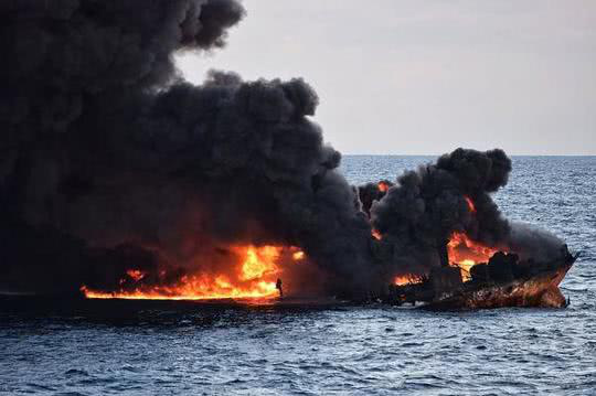 “桑吉号”撞船事故报告公布 碰撞原因存分歧